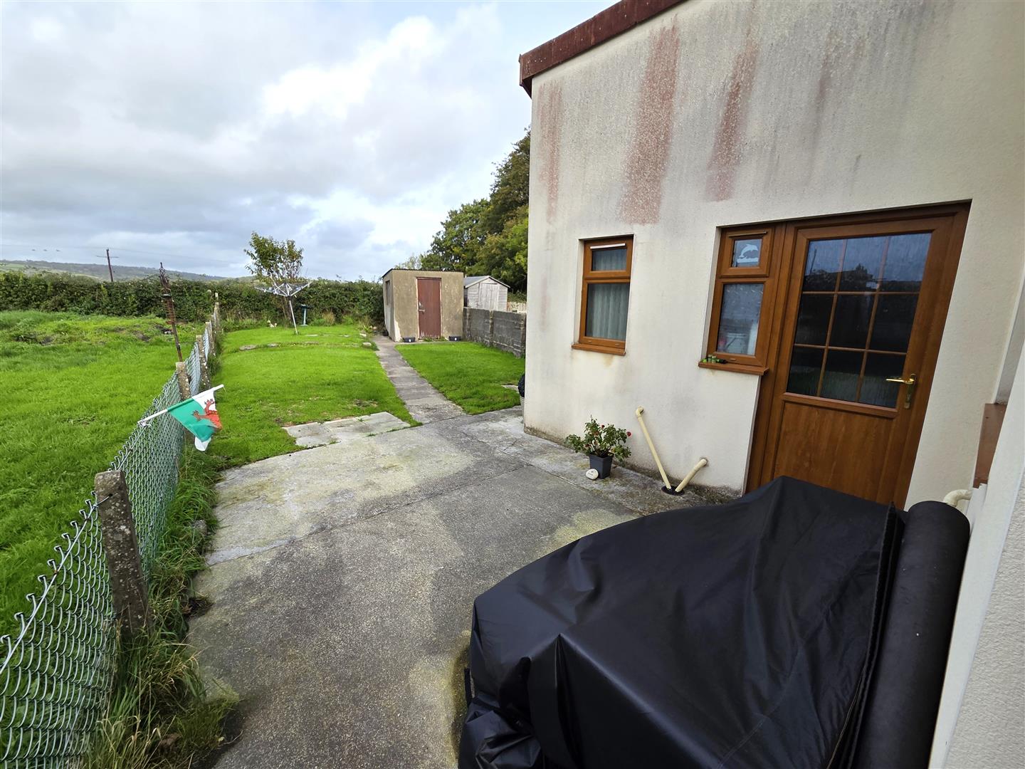 Heol Llanelli, Pontyates, Llanelli, SA15 5UH